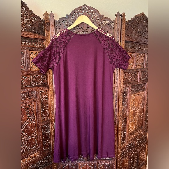 ASOS Curve purpleish maroon A line dress with lace shoulders NWT - Picture 4 of 9